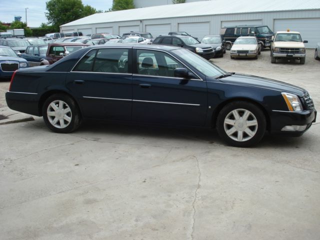 Cadillac DTS 2006 photo 11