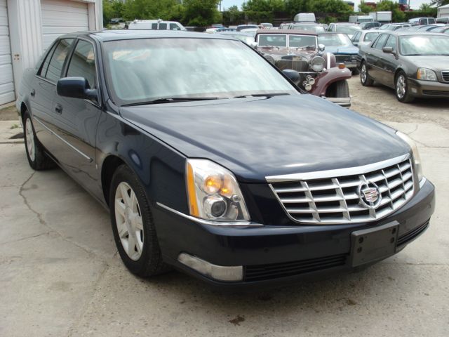 Cadillac DTS 2006 photo 2