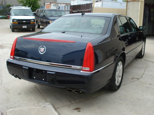 Cadillac DTS 2006 photo 4