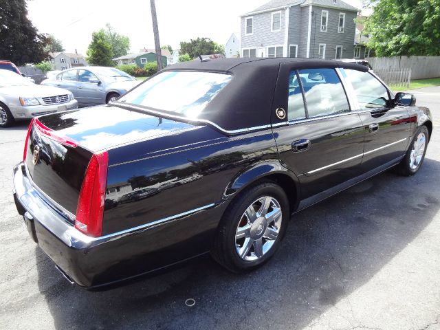 Cadillac DTS 2006 photo 1