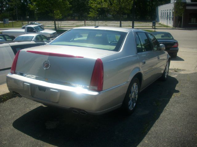 Cadillac DTS 2006 photo 1