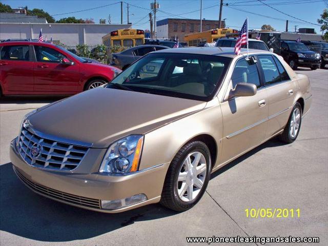 Cadillac DTS 2006 photo 1