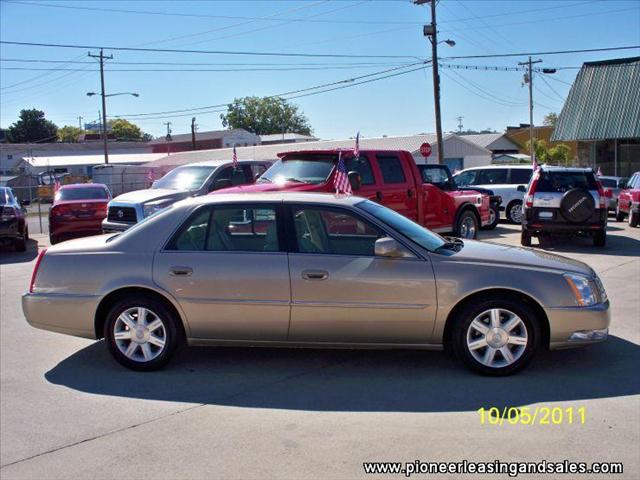 Cadillac DTS 2006 photo 3