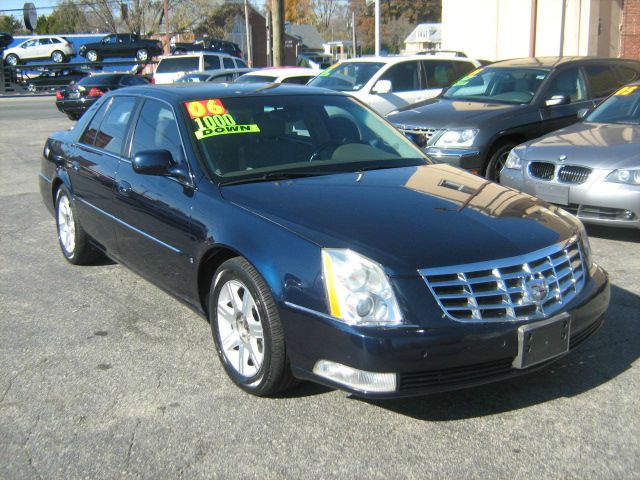 Cadillac DTS 2006 photo 1