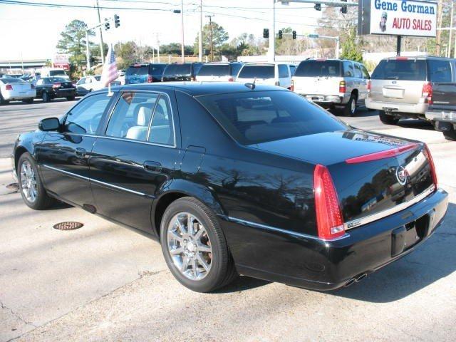 Cadillac DTS 2006 photo 1