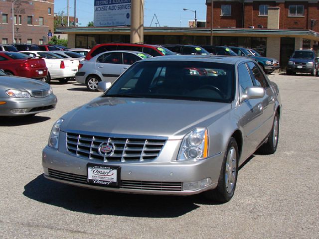 Cadillac DTS 2007 photo 10