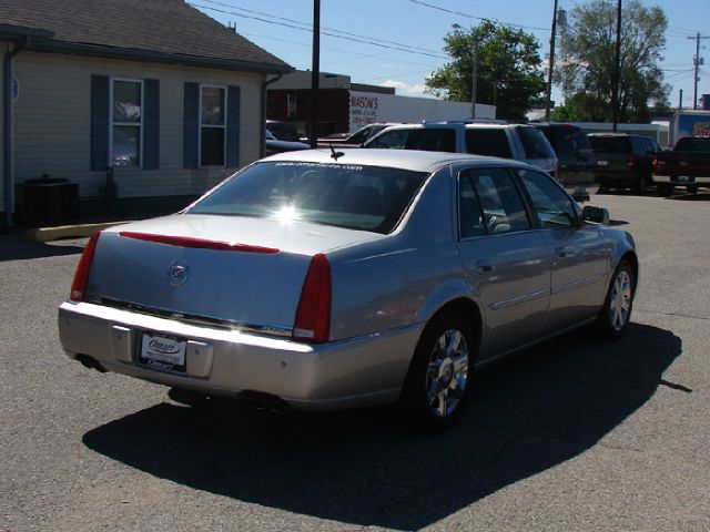 Cadillac DTS 2007 photo 11