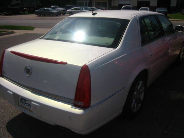 Cadillac DTS 2007 photo 1