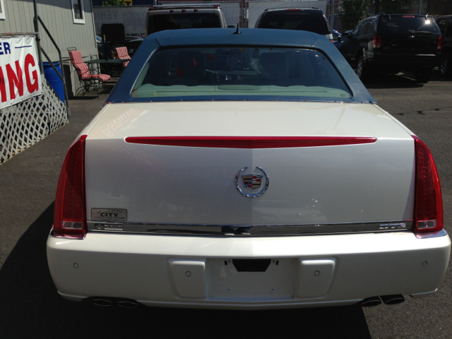 Cadillac DTS 2007 photo 2