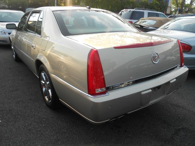 Cadillac DTS 2007 photo 11