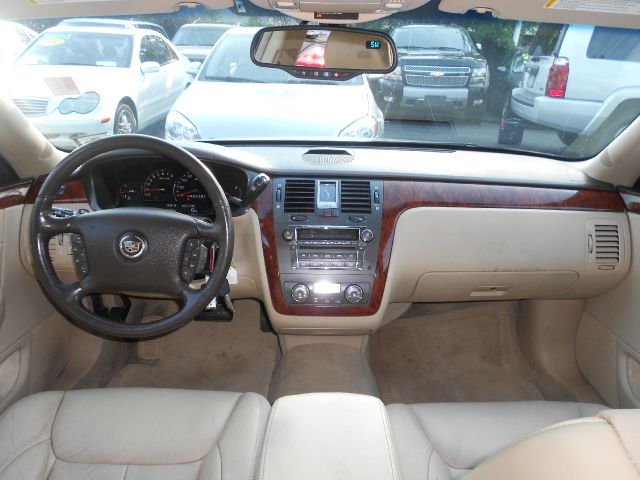 Cadillac DTS 2007 photo 9