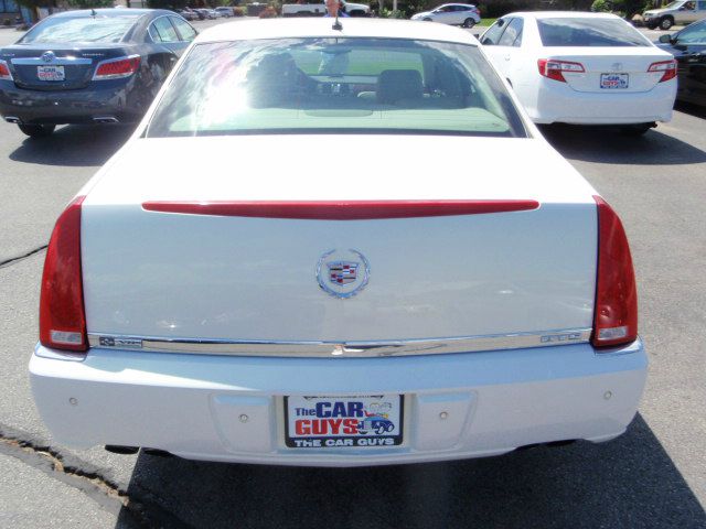 Cadillac DTS 3.5tl W/tech Pkg Sedan