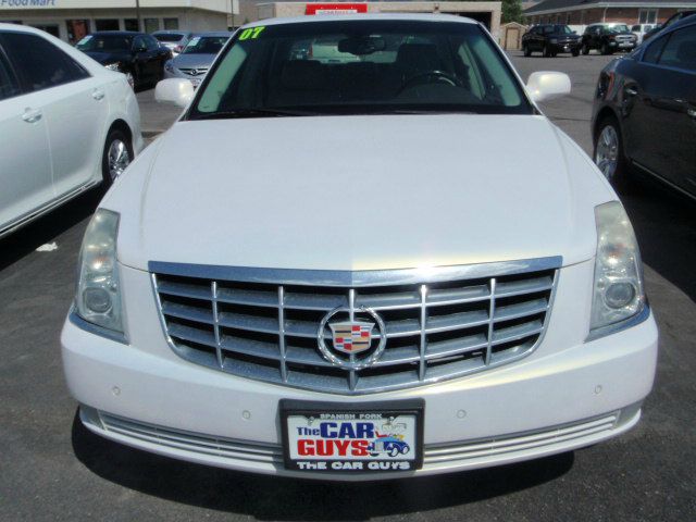 Cadillac DTS 2007 photo 4