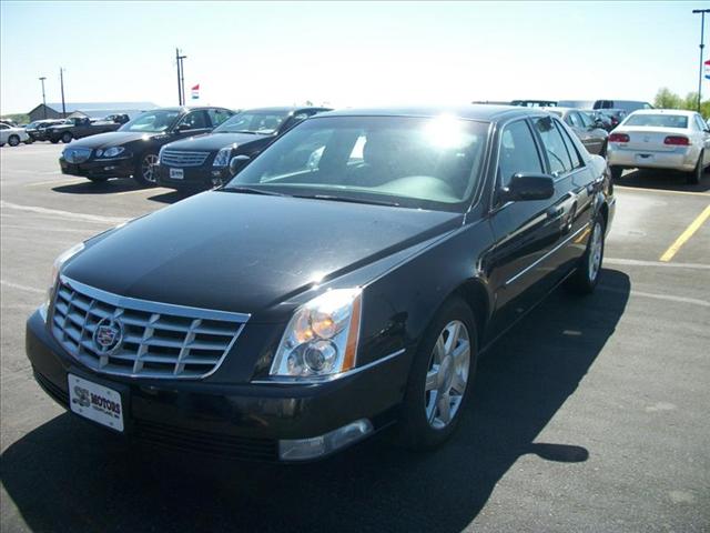 Cadillac DTS SE-R Sedan