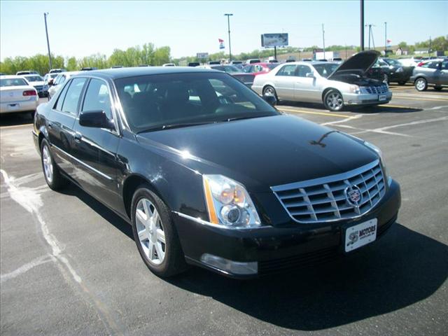 Cadillac DTS 2007 photo 1