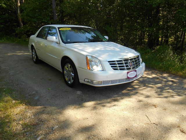 Cadillac DTS 2007 photo 1