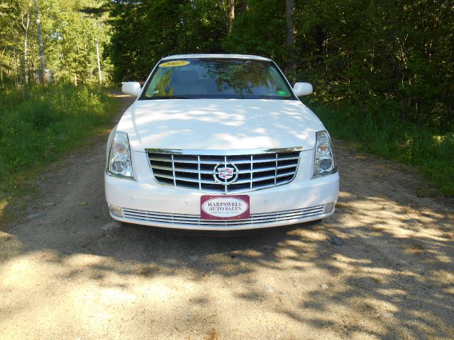 Cadillac DTS 2007 photo 2