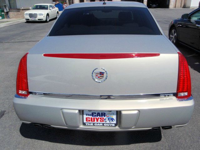 Cadillac DTS 2007 photo 1