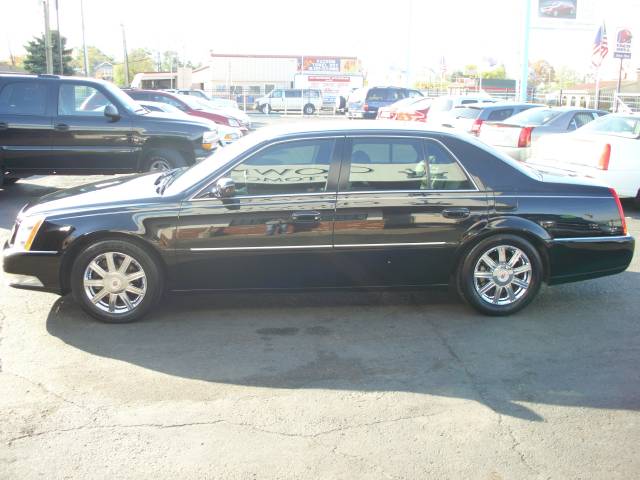 Cadillac DTS 2007 photo 1