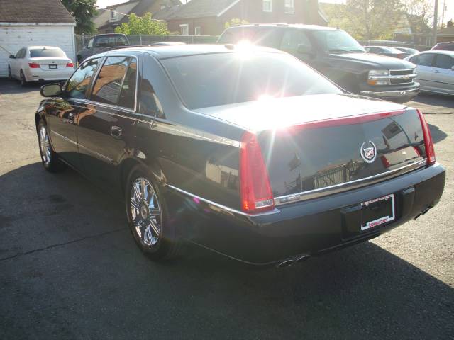 Cadillac DTS 2007 photo 2