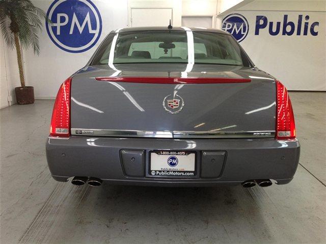 Cadillac DTS 2007 photo 2