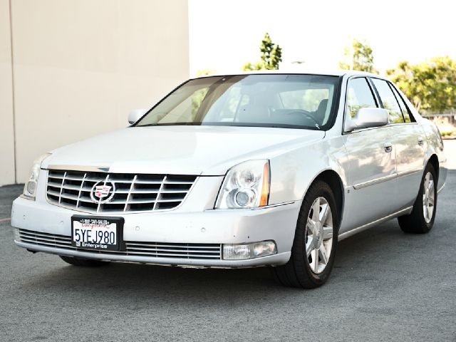 Cadillac DTS 2007 photo 1