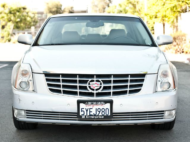 Cadillac DTS 2007 photo 2