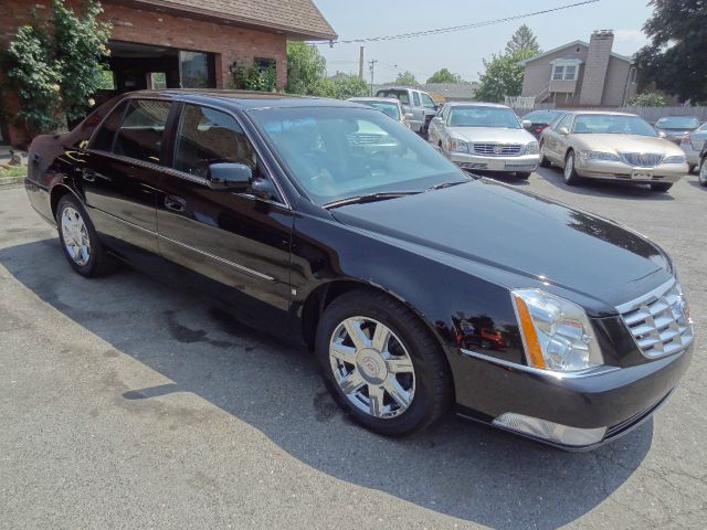 Cadillac DTS 4dr Sdn I4 CVT Ltd Avail Sedan