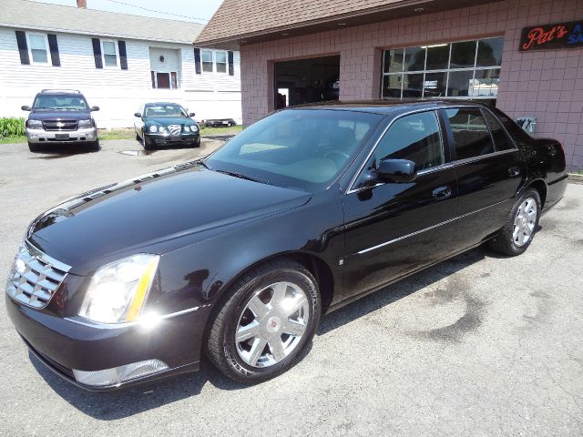 Cadillac DTS 2007 photo 28