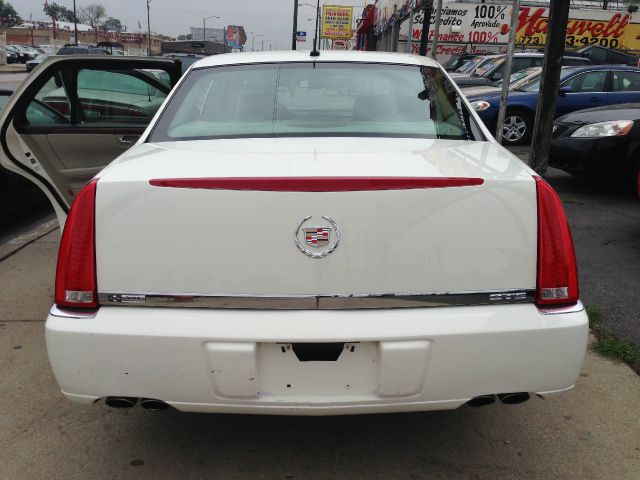 Cadillac DTS 2007 photo 2