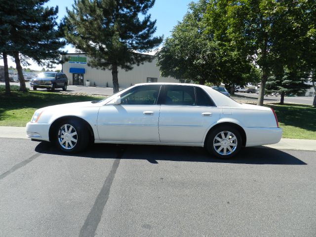 Cadillac DTS 2007 photo 1