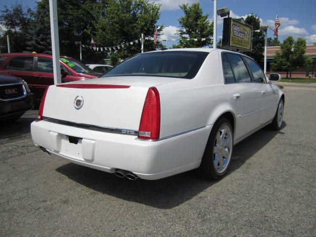 Cadillac DTS 2007 photo 1