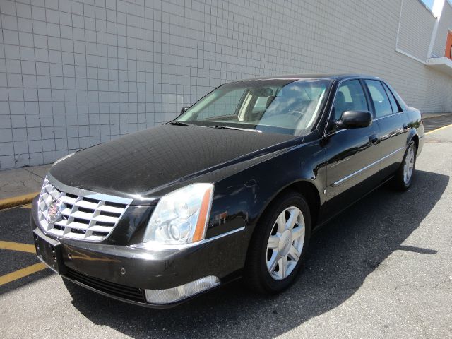 Cadillac DTS 2007 photo 1