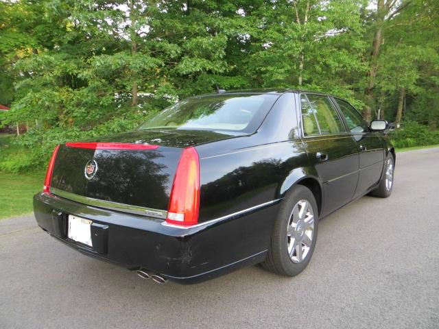 Cadillac DTS 2007 photo 10