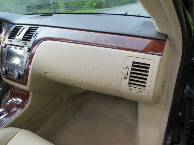 Cadillac DTS 2007 photo 19