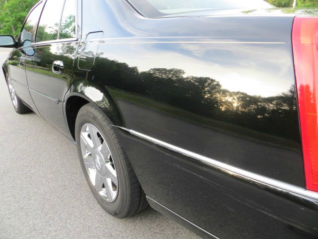 Cadillac DTS 2007 photo 21