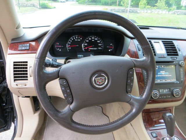 Cadillac DTS 2007 photo 25