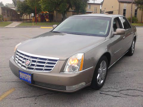 Cadillac DTS 2007 photo 2