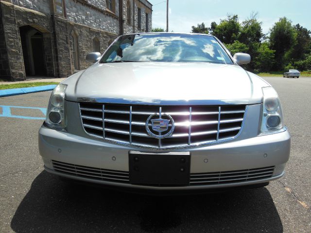 Cadillac DTS 2007 photo 1