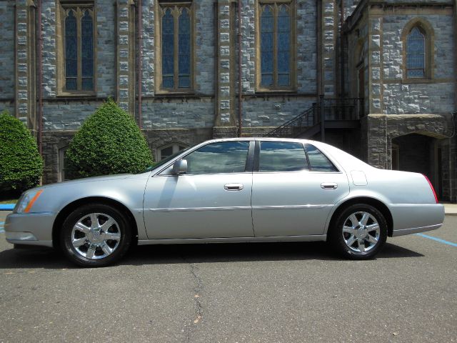 Cadillac DTS 2007 photo 2