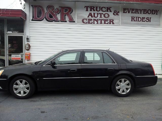 Cadillac DTS 2007 photo 1