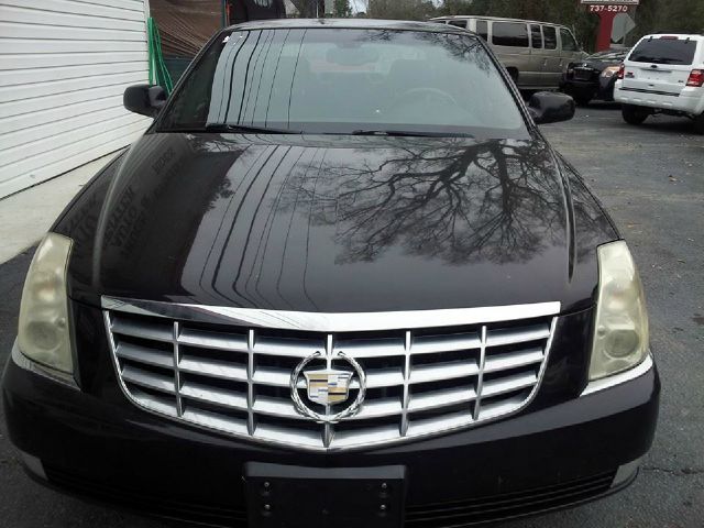 Cadillac DTS 2007 photo 2