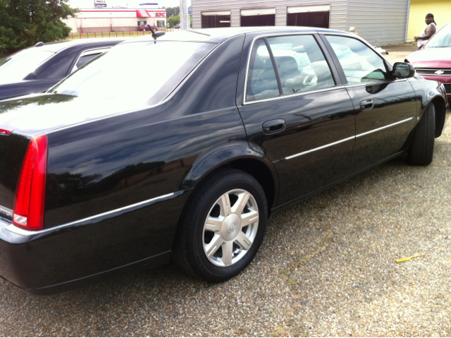 Cadillac DTS 2007 photo 2