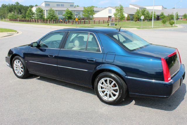 Cadillac DTS Classic+4 NEW Tires+ Sedan