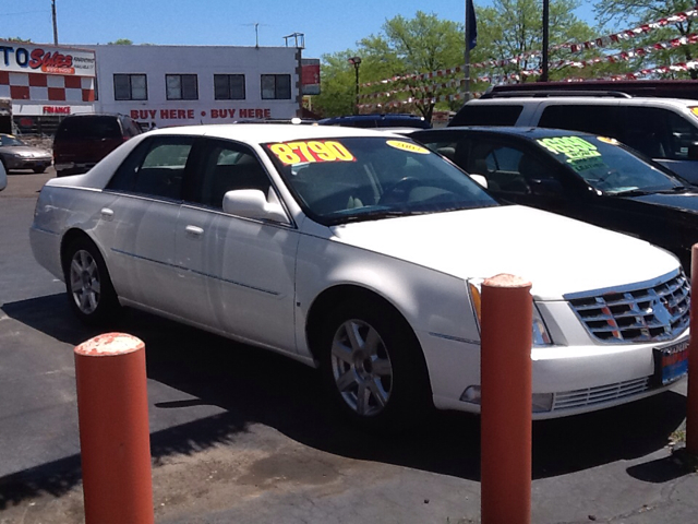 Cadillac DTS 4dr Sdn I4 CVT Ltd Avail Sedan