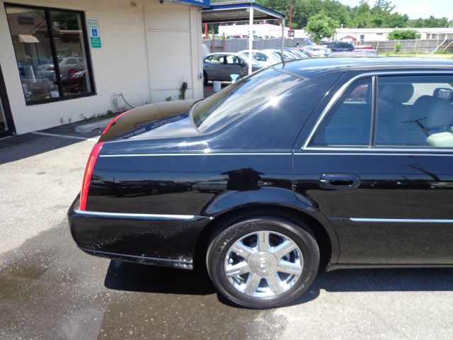 Cadillac DTS 2007 photo 1