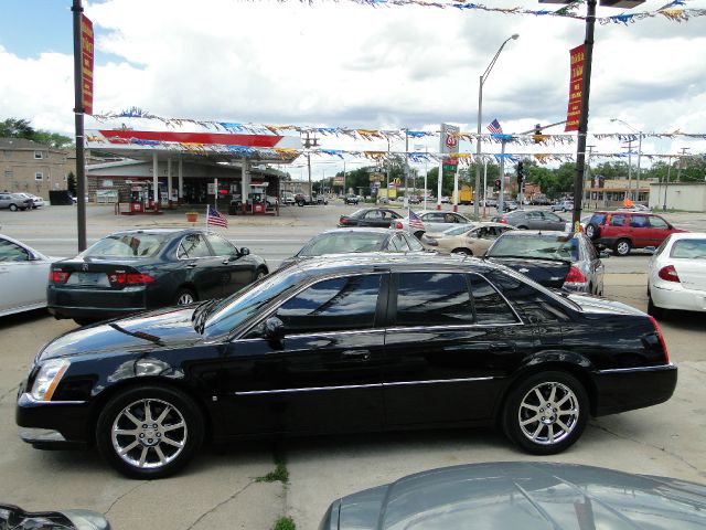 Cadillac DTS 2007 photo 2