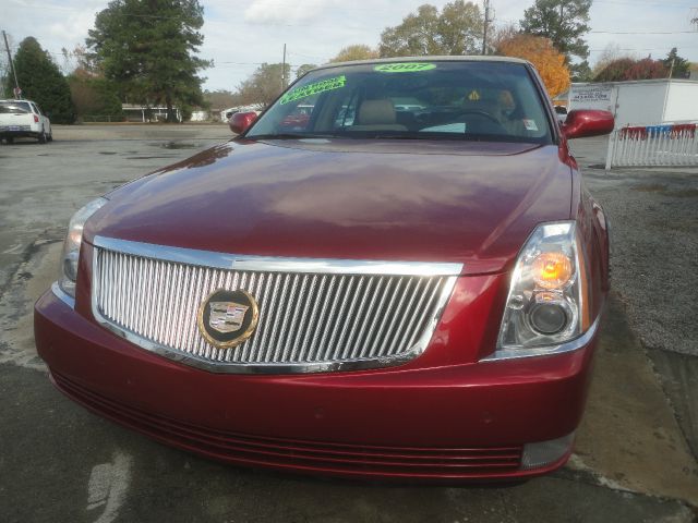 Cadillac DTS 2007 photo 2