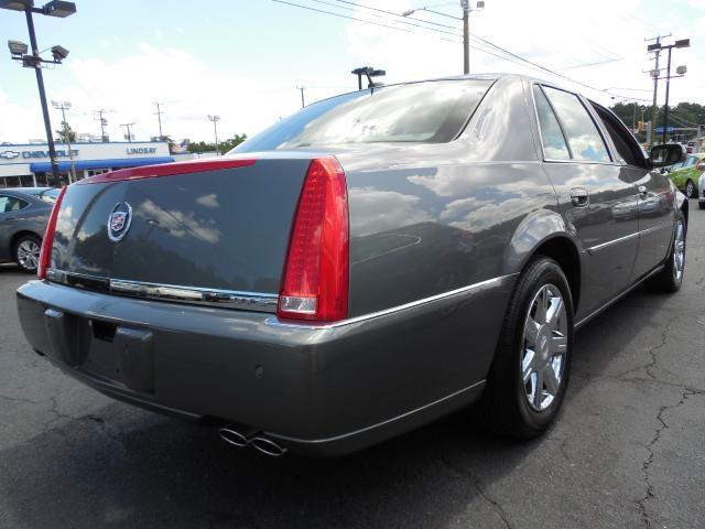 Cadillac DTS 2007 photo 4