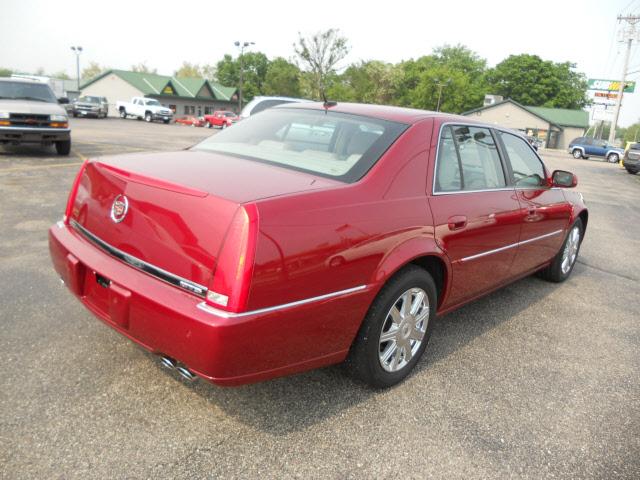 Cadillac DTS 2008 photo 3